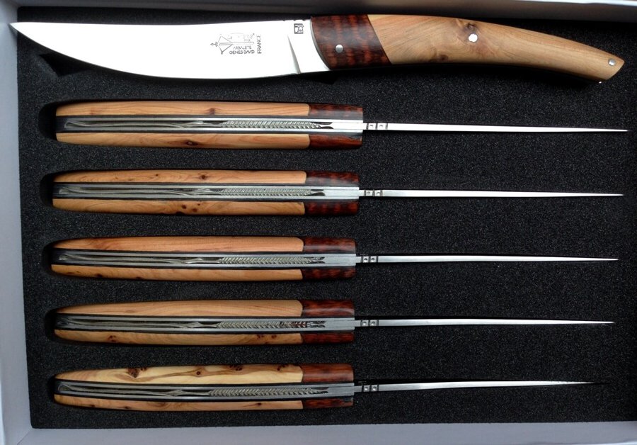 Thiers Set mit 6 Tafelmessern Amourette und Kade