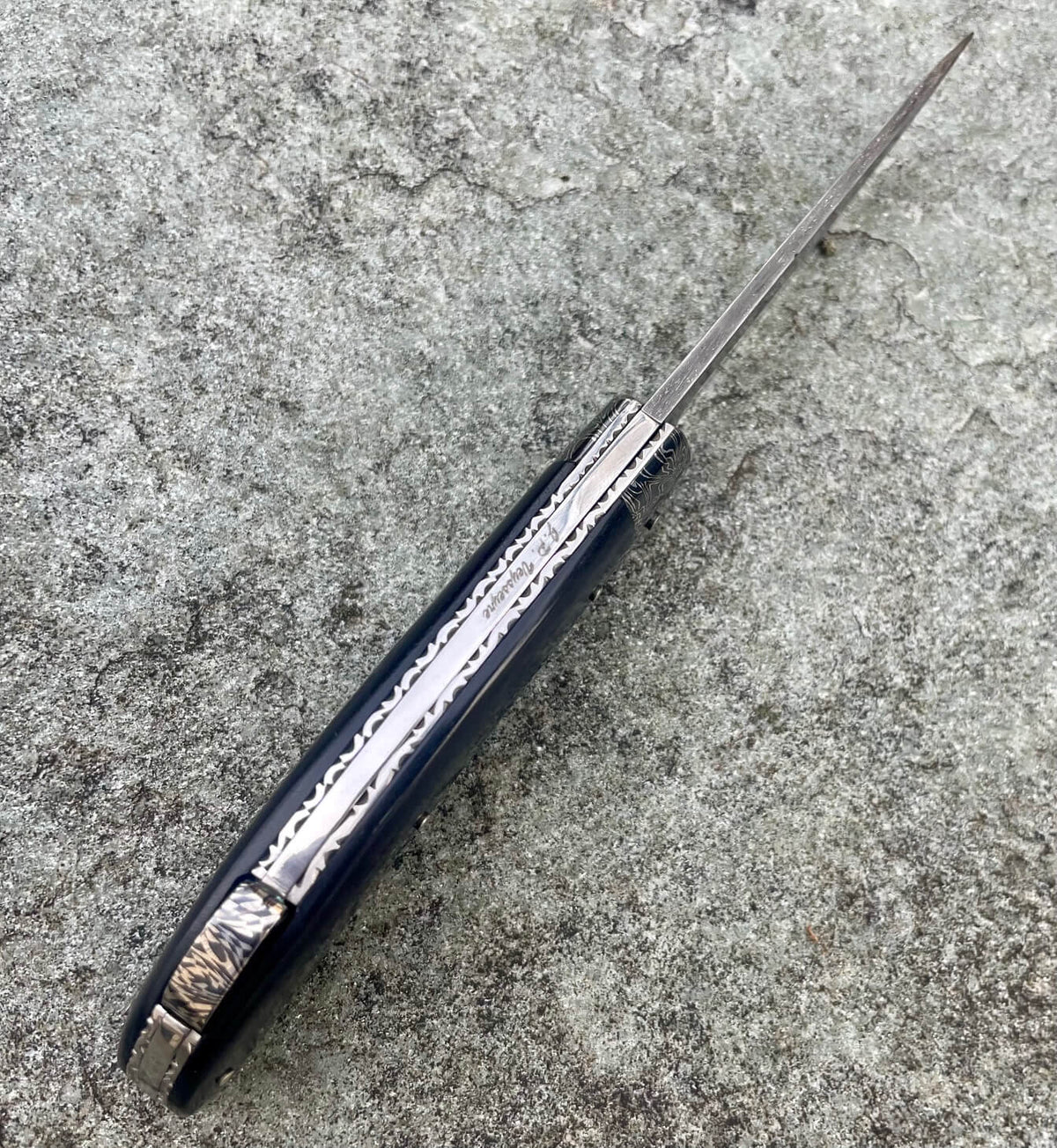 Artisan knife Jean-Pierre Veysseyre ebony Damascus, view 4