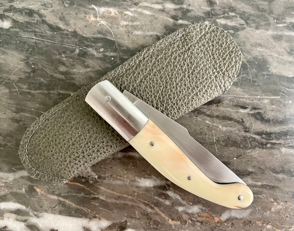 Couteau d'artisan Julien Baillon Yatagan phacochère, vue 2