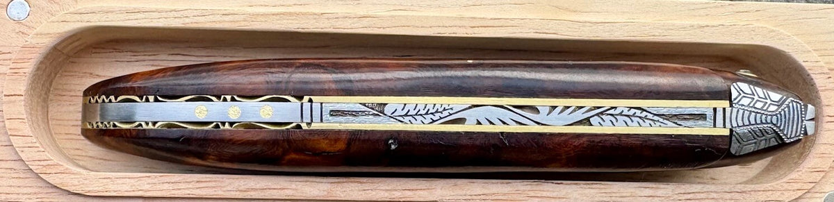Laguiole en Aubrac ironwood, hand-engraved, view 5