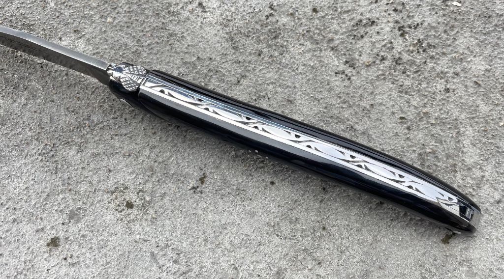 Laguiole en Aubrac knife 14 cm blackened blade, view 3