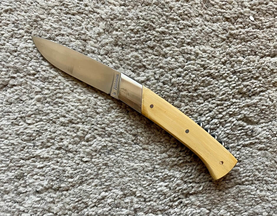 Le Rhodanien regional knife in boxwood with corkscrew